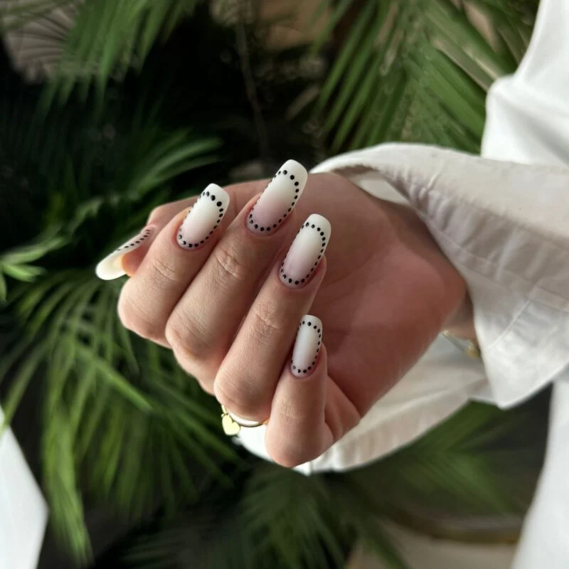 Manichiură profesională unghii gel — AT Nail Academy Ploiești