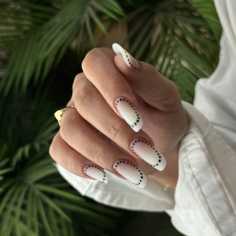 Manichiură profesională unghii gel — AT Nail Academy Ploiești