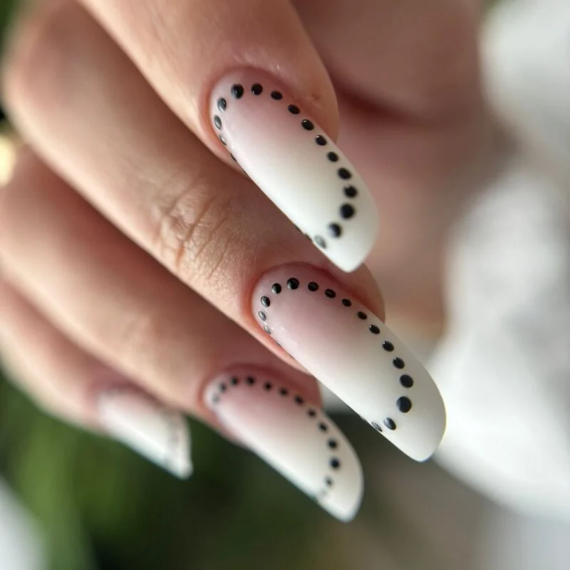 Manichiură profesională unghii gel — AT Nail Academy Ploiești