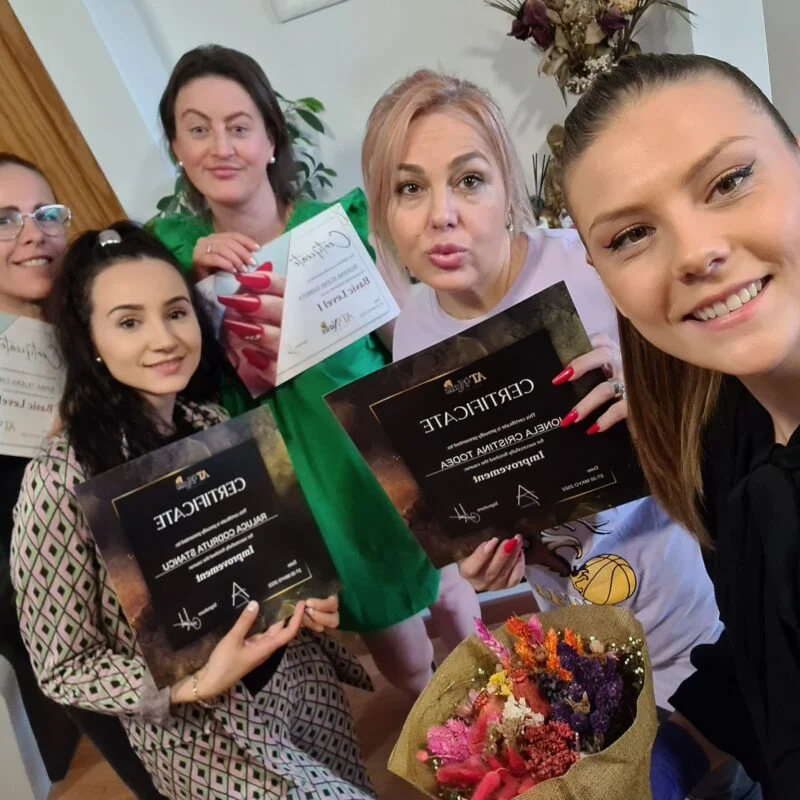 Manichiură profesională unghii gel — AT Nail Academy Ploiești