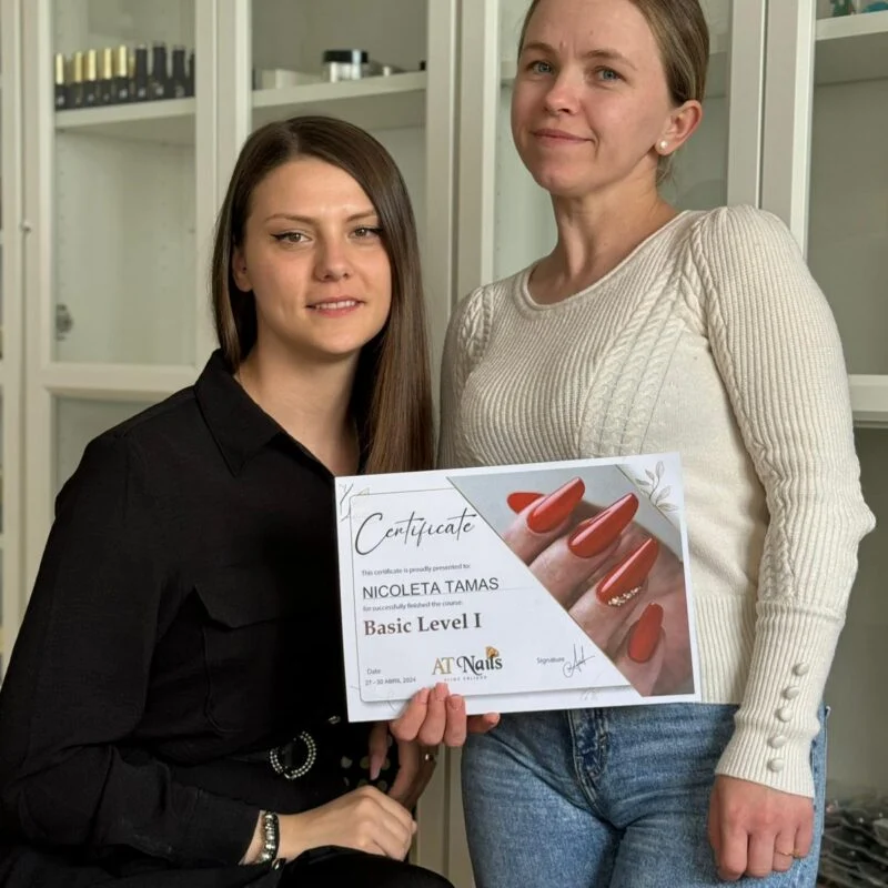 Manichiură profesională unghii gel — AT Nail Academy Ploiești